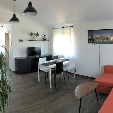 Ferienwohnung Fine&Shine Pula Exterior foto