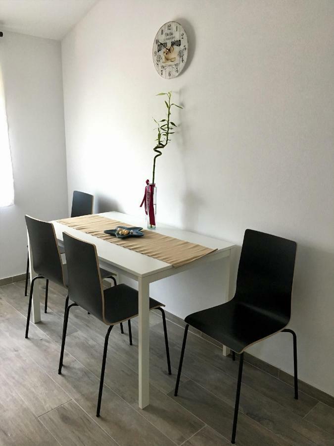 Ferienwohnung Fine&Shine Pula Exterior foto